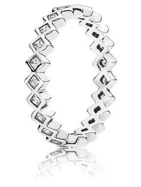 Pandora Alluring Princess Ring